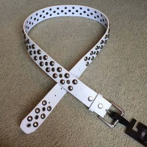 White Round Studded Belt L (36-40)